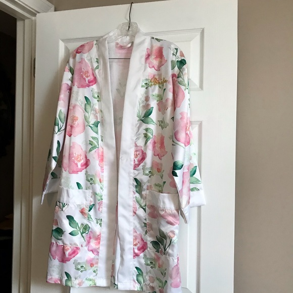 Floral Bride Robe with Pockets - Picture 3 of 4